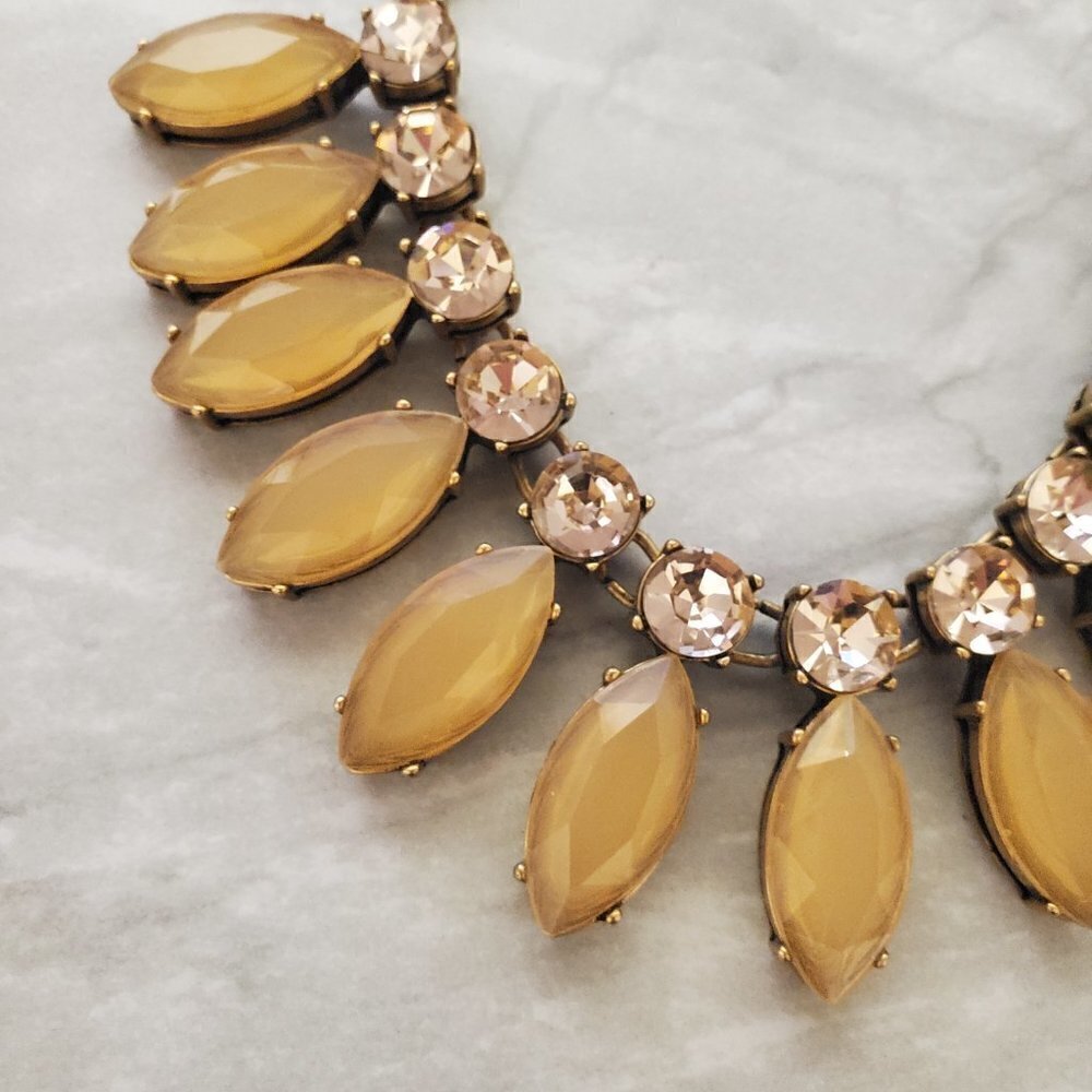 ✨ J.Crew Pink Taupe Jumbo Giant Rhinestones Crystalst Statement Necklace ✨ - Picture 6 of 16